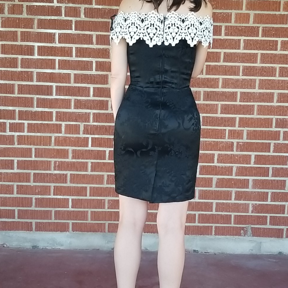 Vintage Black & White Lace Dress - Picture 4 of 10